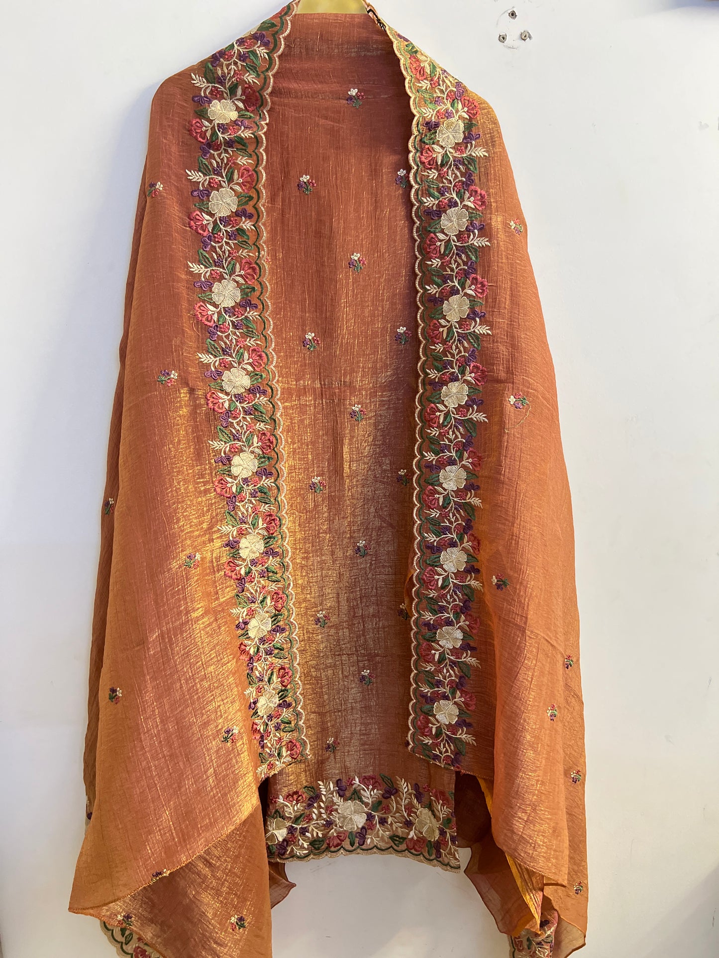 Crushed Shimmer Silk with Embroidered Dupatta 🌸