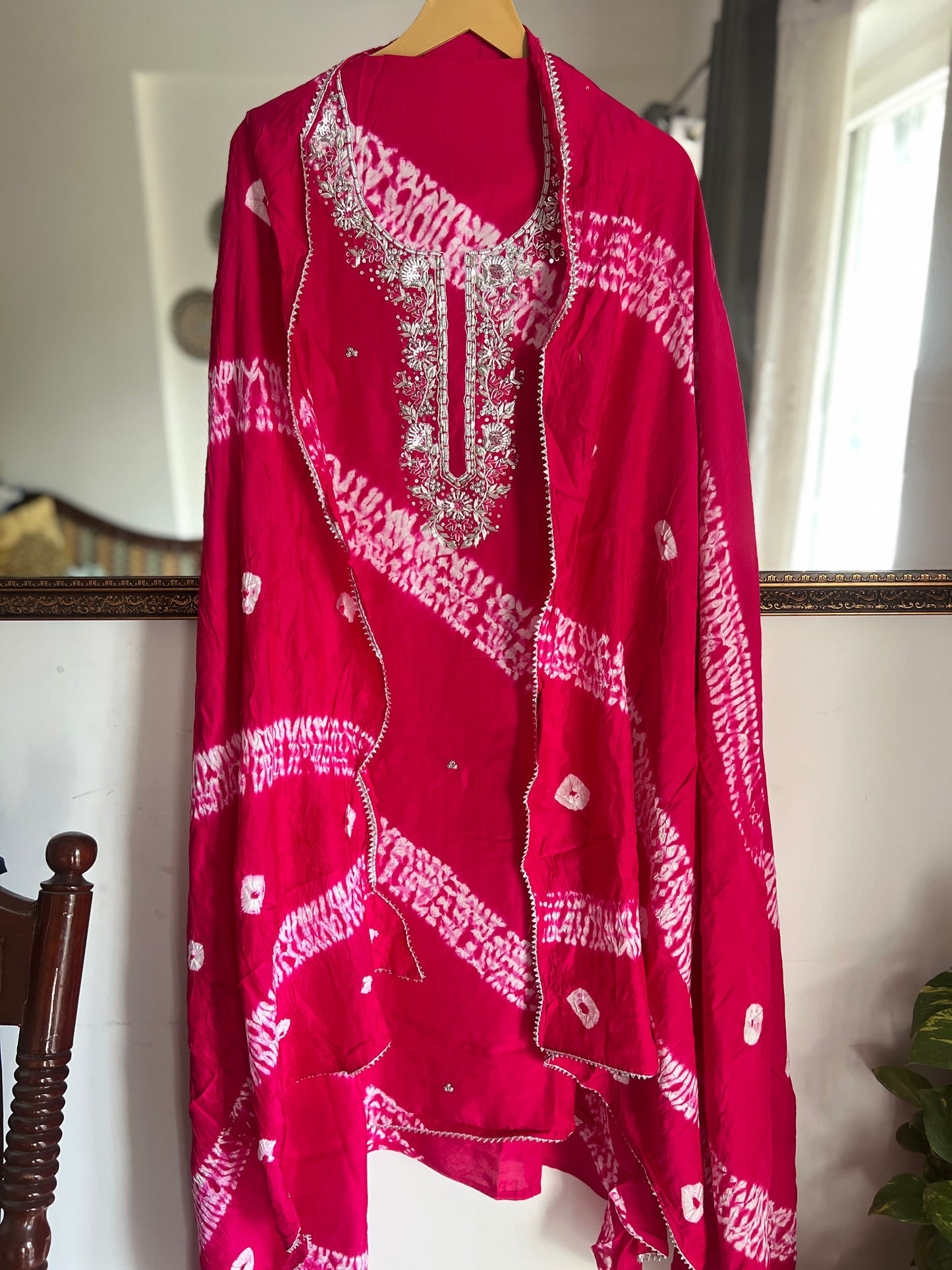 Handwork Maslin Laheriya Suit set