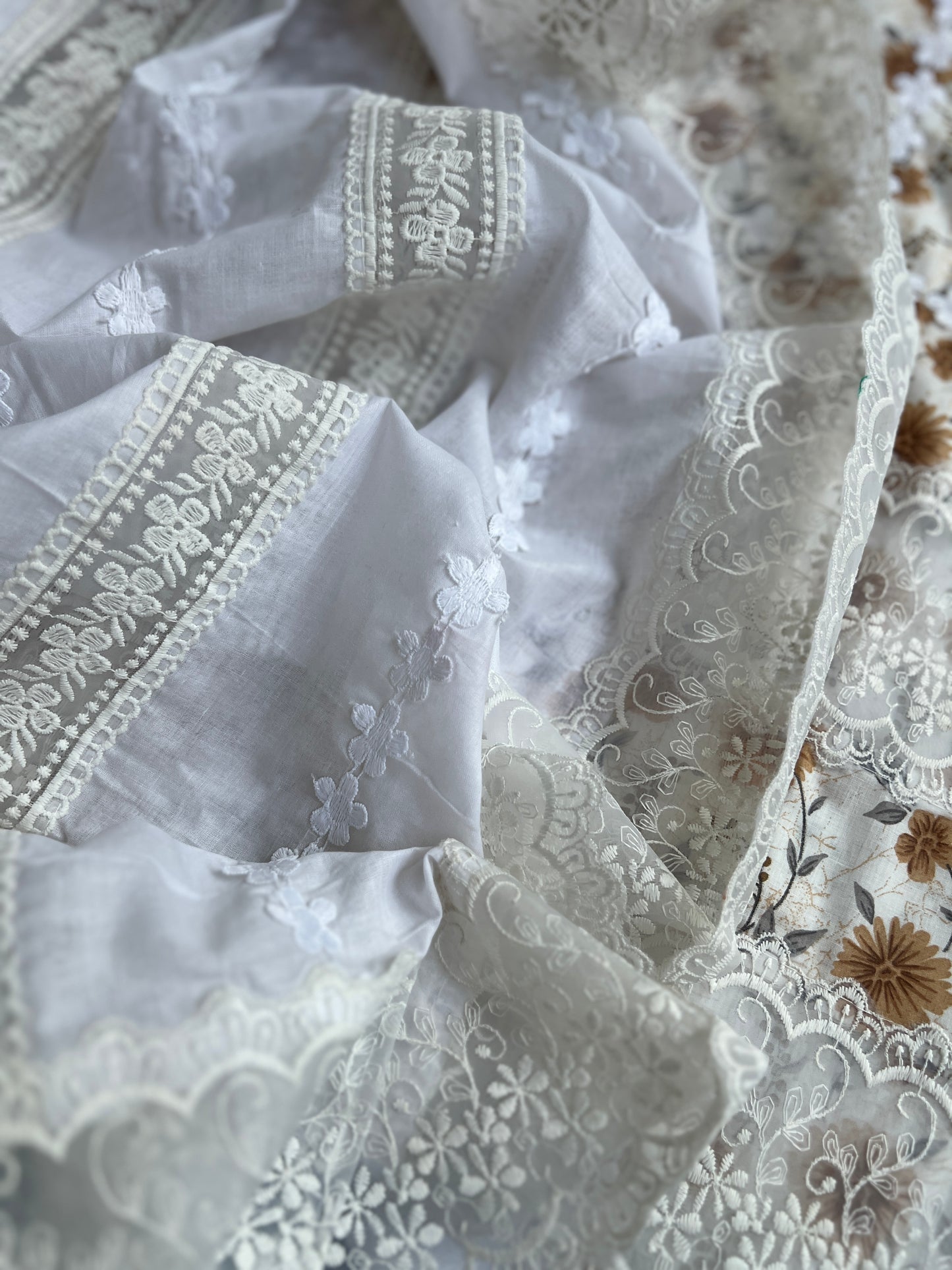 Floral Prints suits with Dedicated Lace