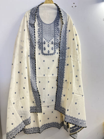 Classic Cotton Elegance in Blue & White