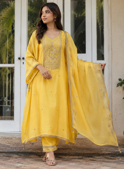 Golden Grace – Handworked Russian Silk Suit