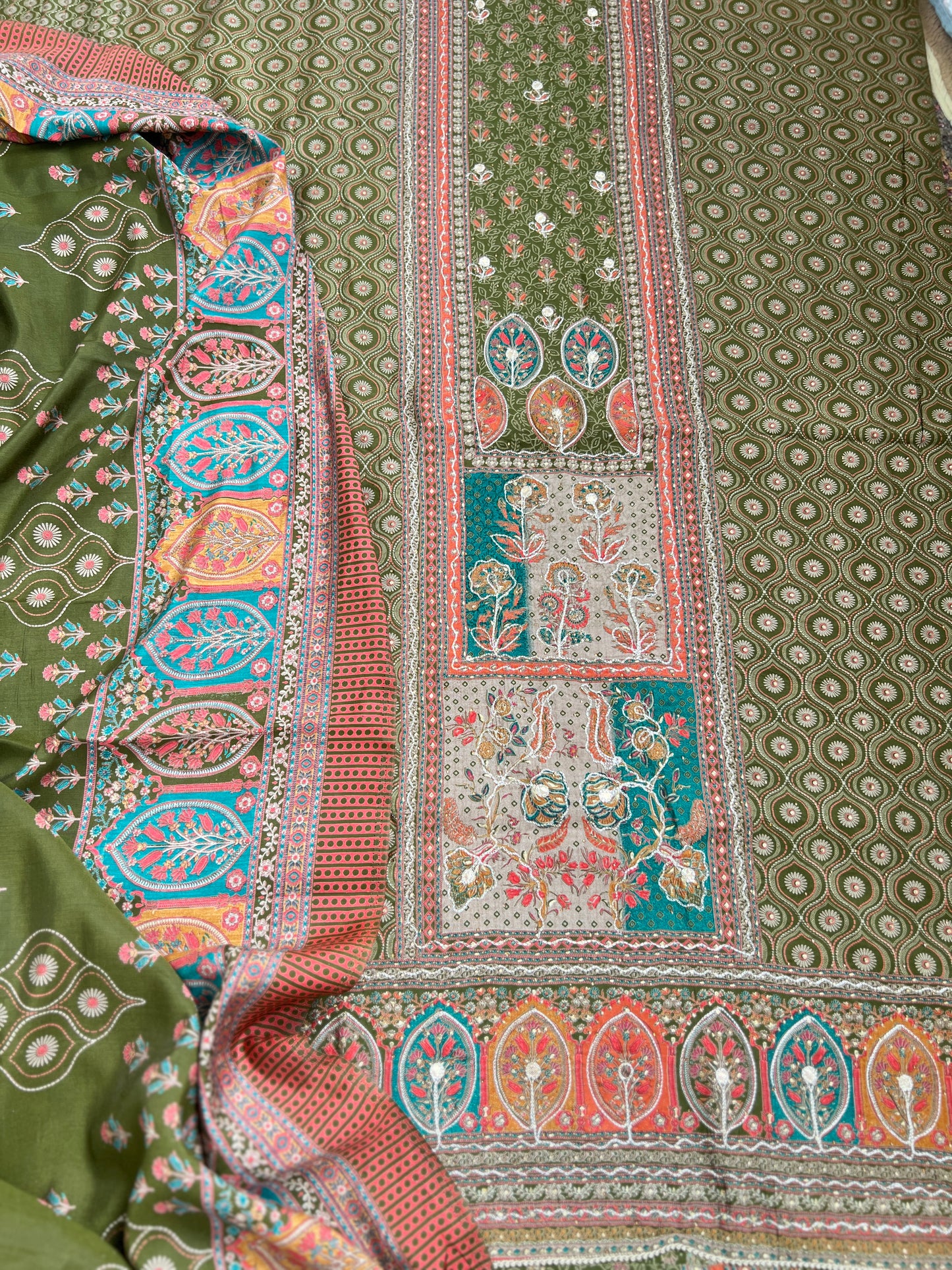 Regal Grace: Sabyasachi-Inspired Gota-Embellished Modal Maslin Suit Set