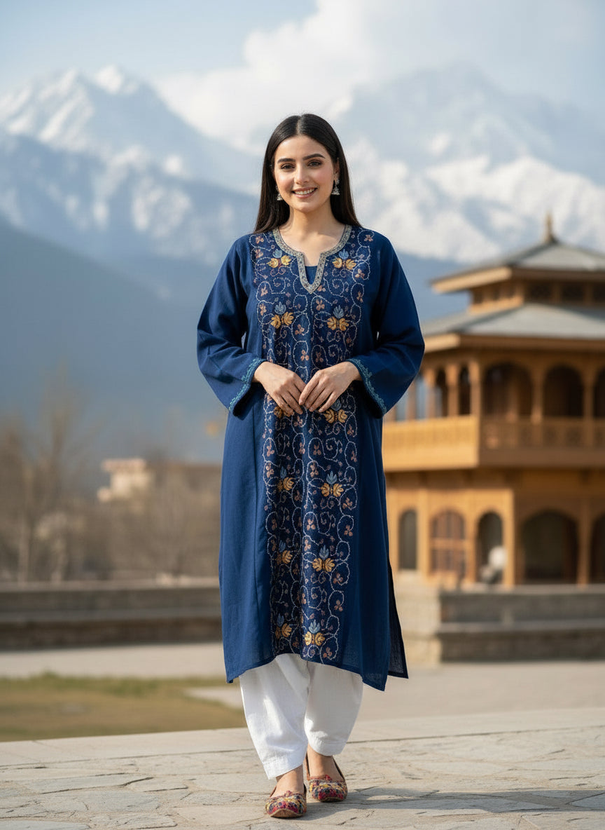 Kashmiri Free-Size Woolen Pheran – Winter Sale Exclusive!