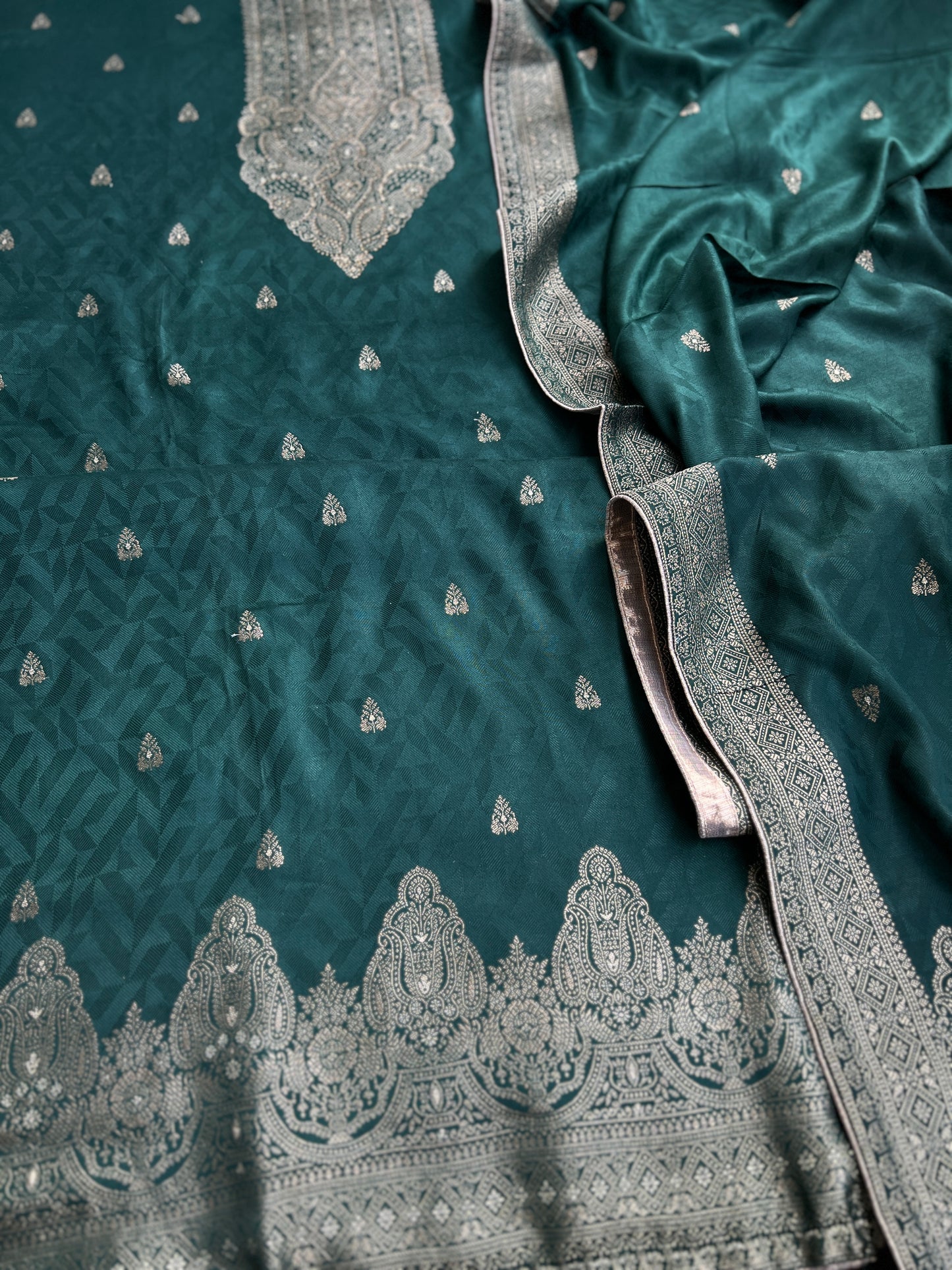 Royal Pashmina Banarasi Weaving Salwar Suit Set – Winter Wedding Edit