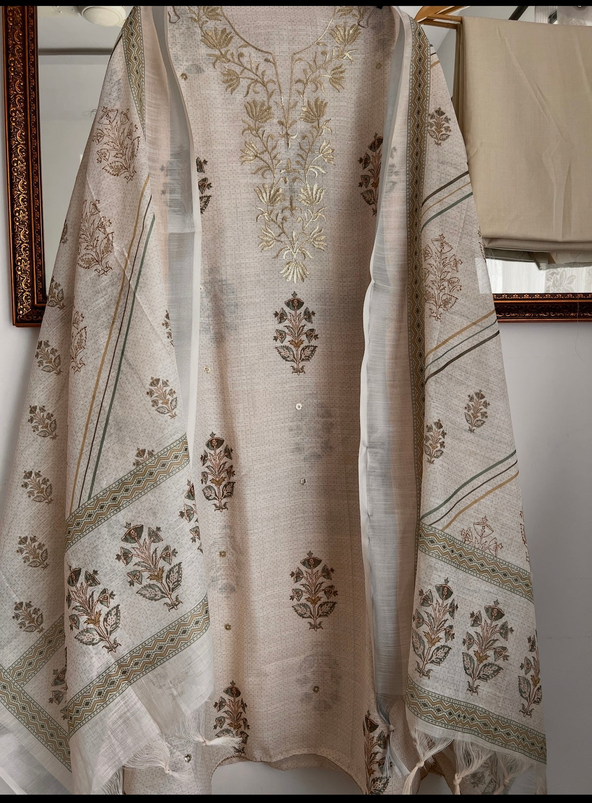 PITTA EMBROIDERED HAND-BLOCK LINEN SUIT SET