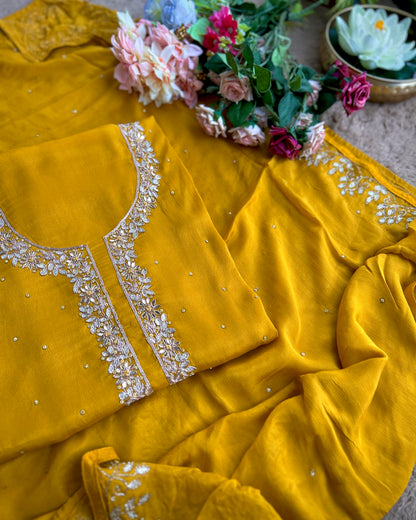 🌟 Mustard Majesty – Chinnon Handcrafted Ensemble