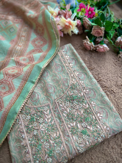 Pastel Elegance in Maheshwari Silk with Handcrafted Neck Detailing