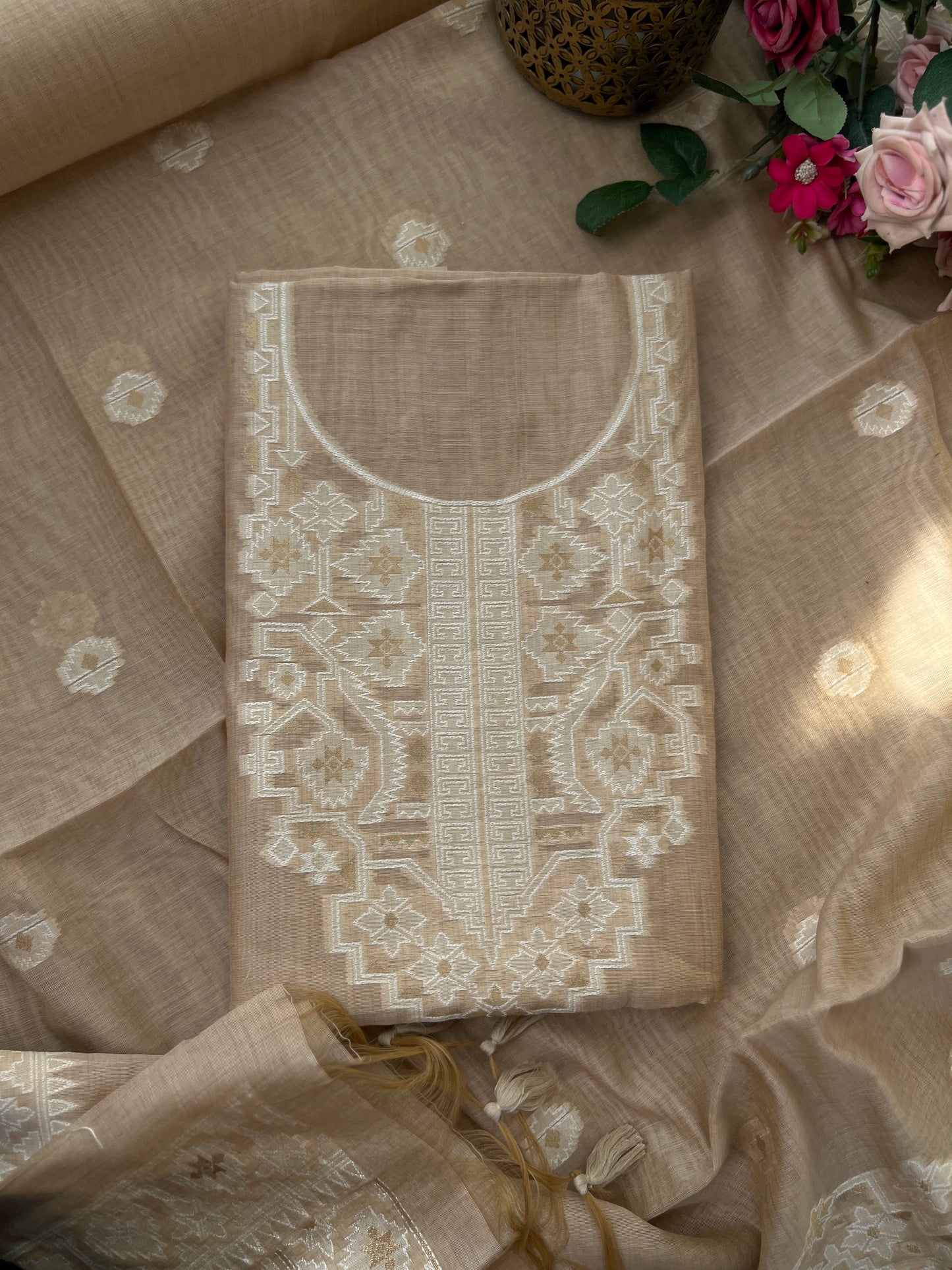 Minimal Muse in Earthy Elegance