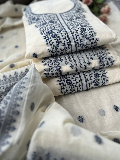 Classic Cotton Elegance in Blue & White