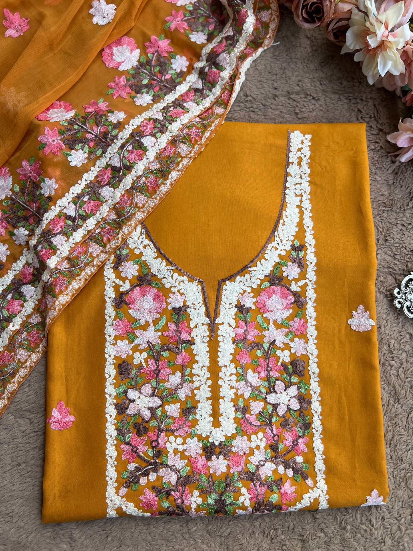 Elegance in Bloom: Timeless Kashmiri Salwar Suit with Chiffon Dupatta