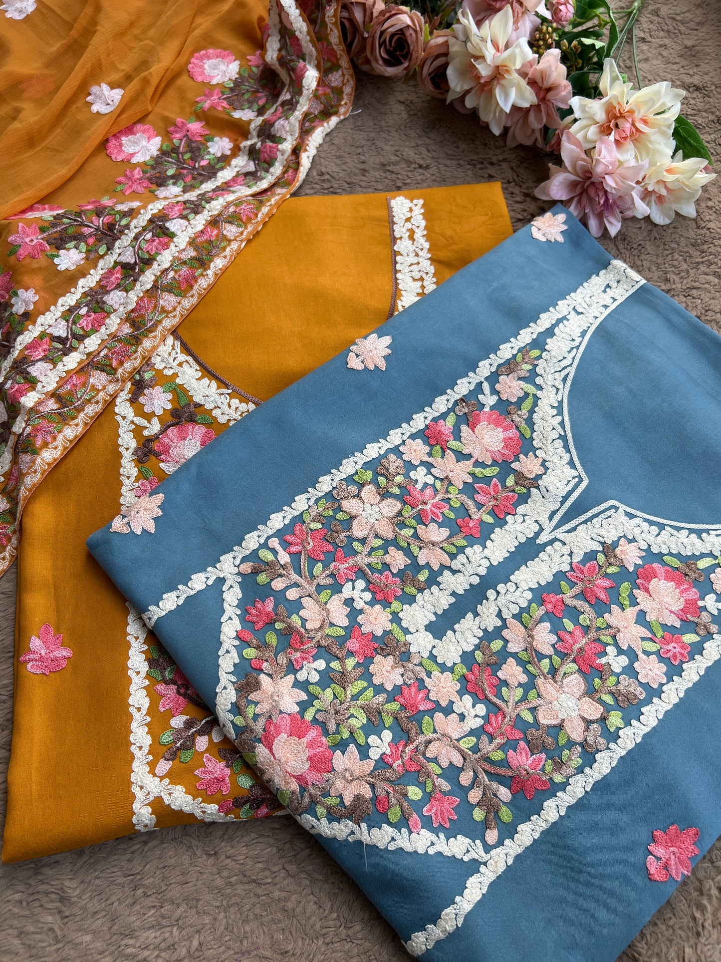 Elegance in Bloom: Timeless Kashmiri Salwar Suit with Chiffon Dupatta