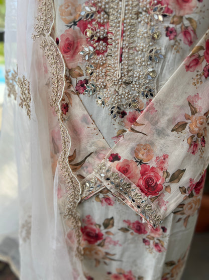 Elegance in Bloom – Ready to Wear Organza Handwork Salwar Suit with Net Embroidered Dupatta
