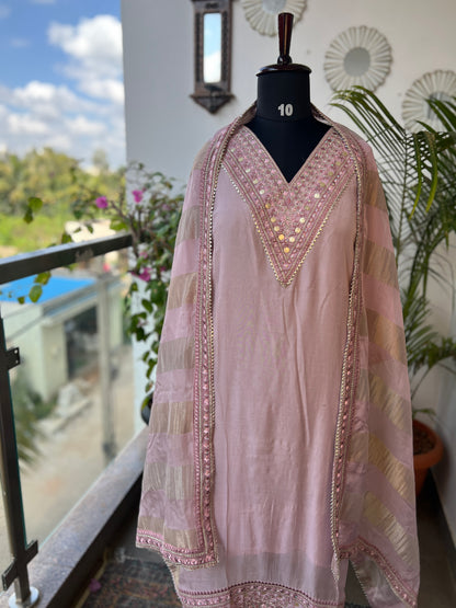 Stunning Lavender Ensemble with Shimmer Tissue Dupatta