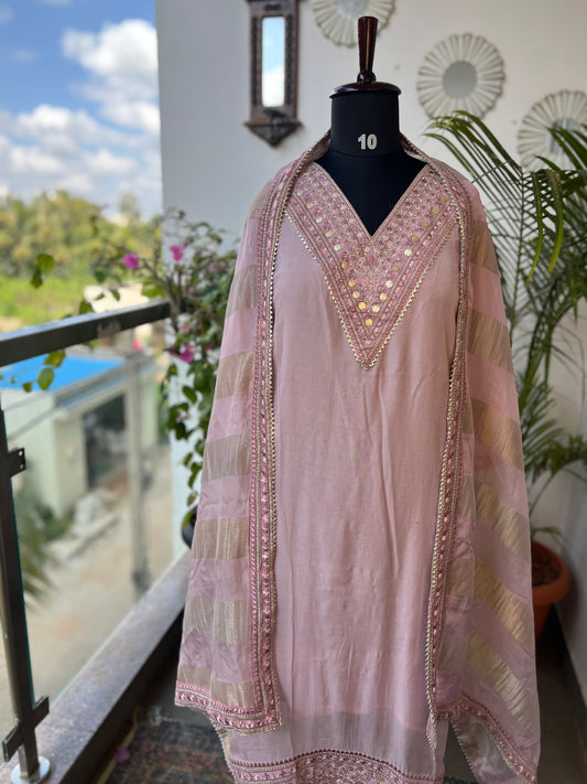 Stunning Lavender Ensemble with Shimmer Tissue Dupatta