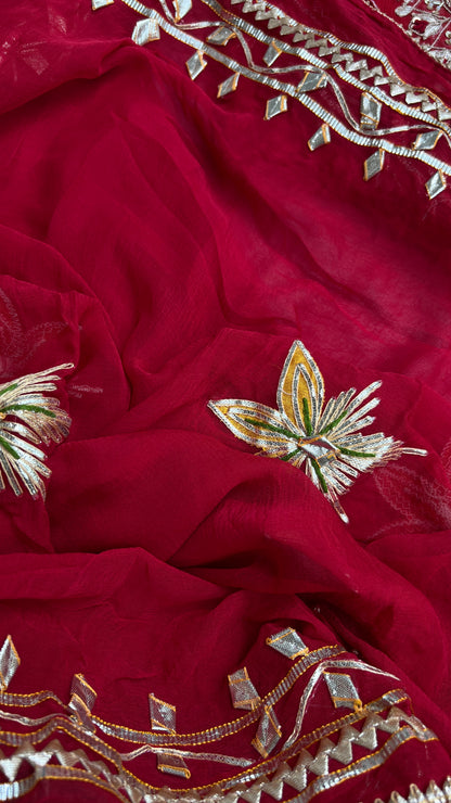 V-Neck Red Gotaphool