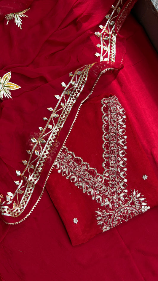 V-Neck Red Gotaphool