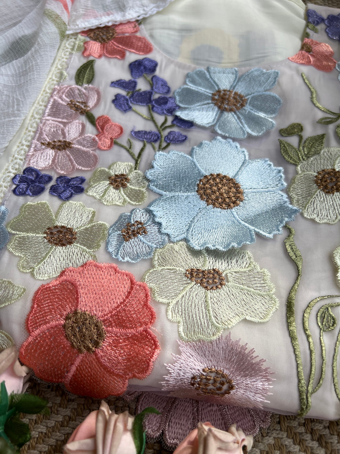 3D Floral Muslin Suit with Handbrush Chiffon Dupatta