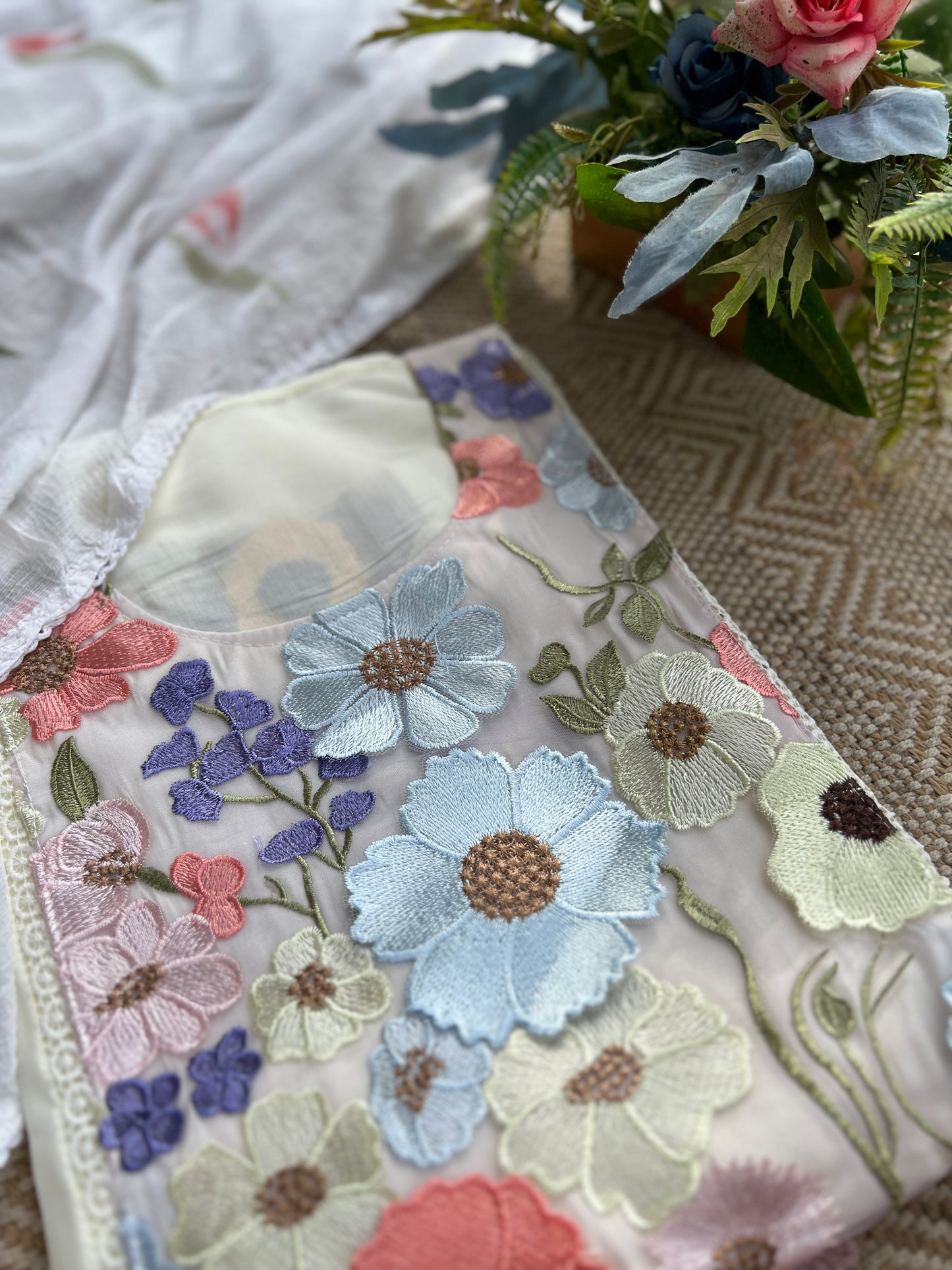 3D Floral Muslin Suit with Handbrush Chiffon Dupatta