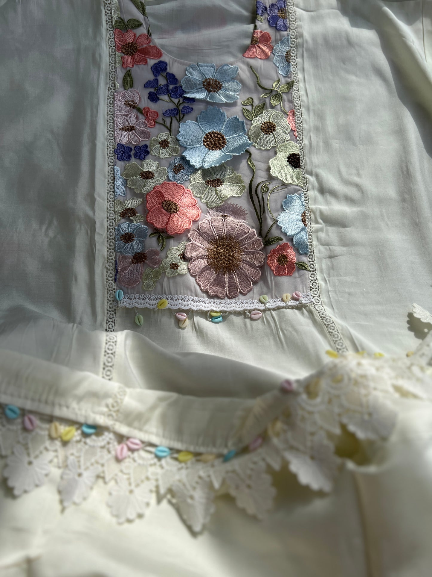 3D Floral Muslin Suit with Handbrush Chiffon Dupatta