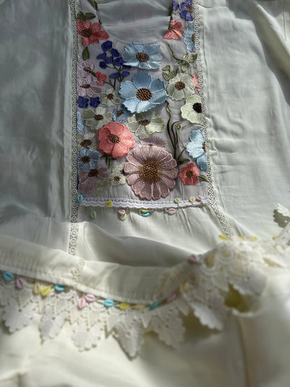 3D Floral Muslin Suit with Handbrush Chiffon Dupatta