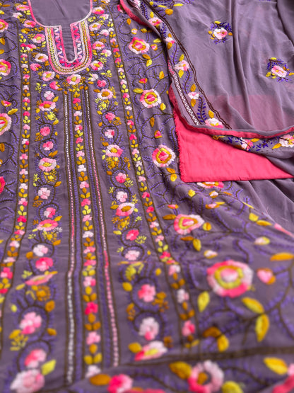 Lavender Georgette Phulkari Ensemble with Vibrant Hand Embroidery 🌸