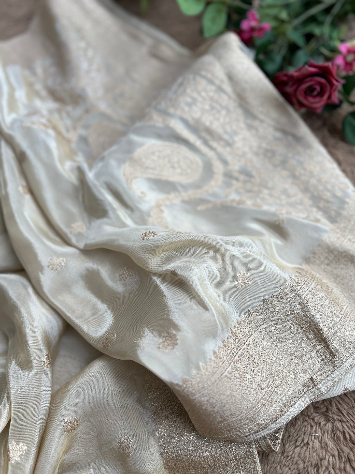 Stunning Ivory Shimmer Silk Unstitched Suit