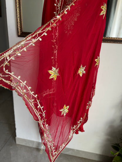 V-Neck Red Gotaphool