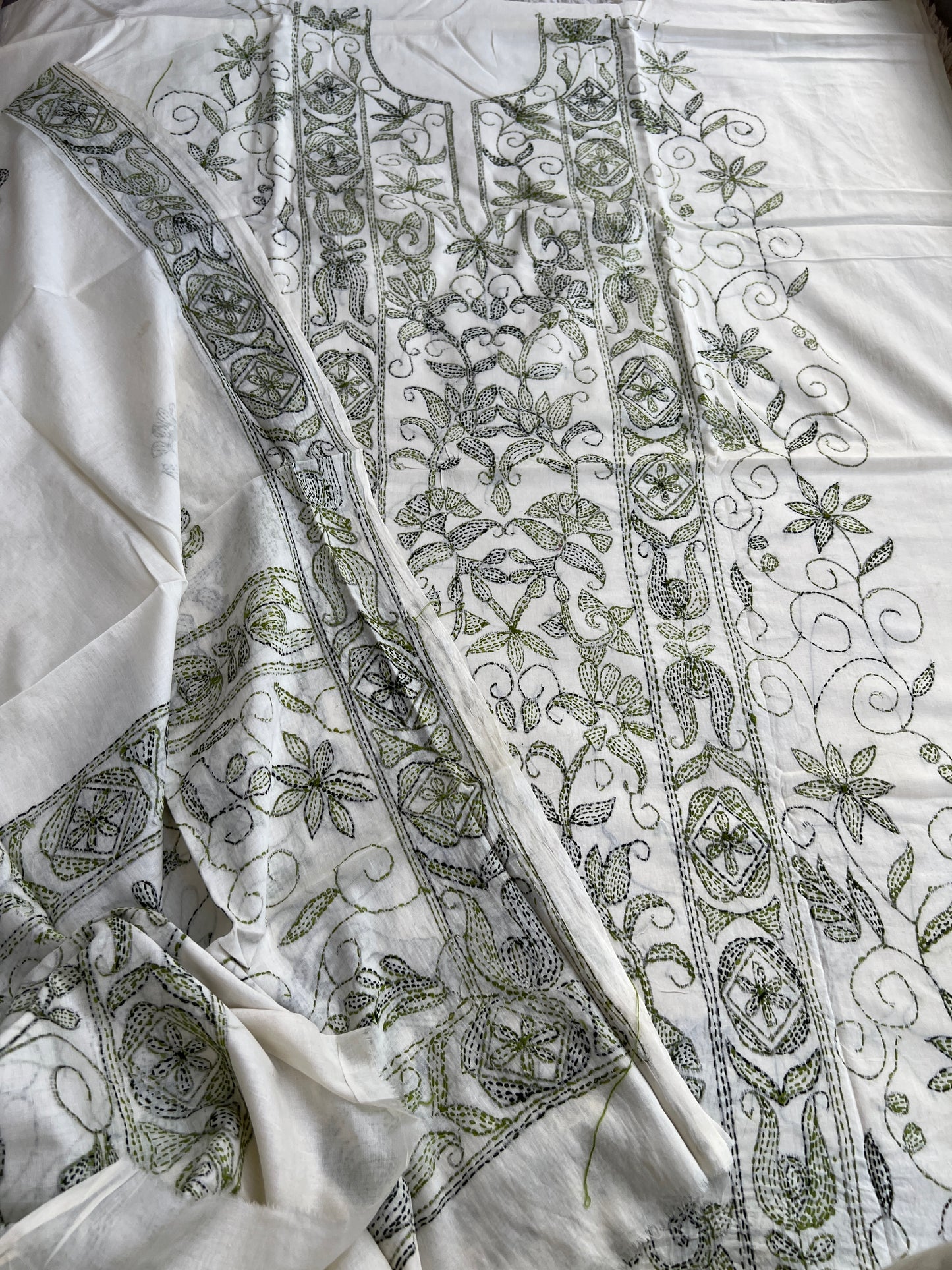 Beige Green Cotton Kathiyawadi Embroidered suit