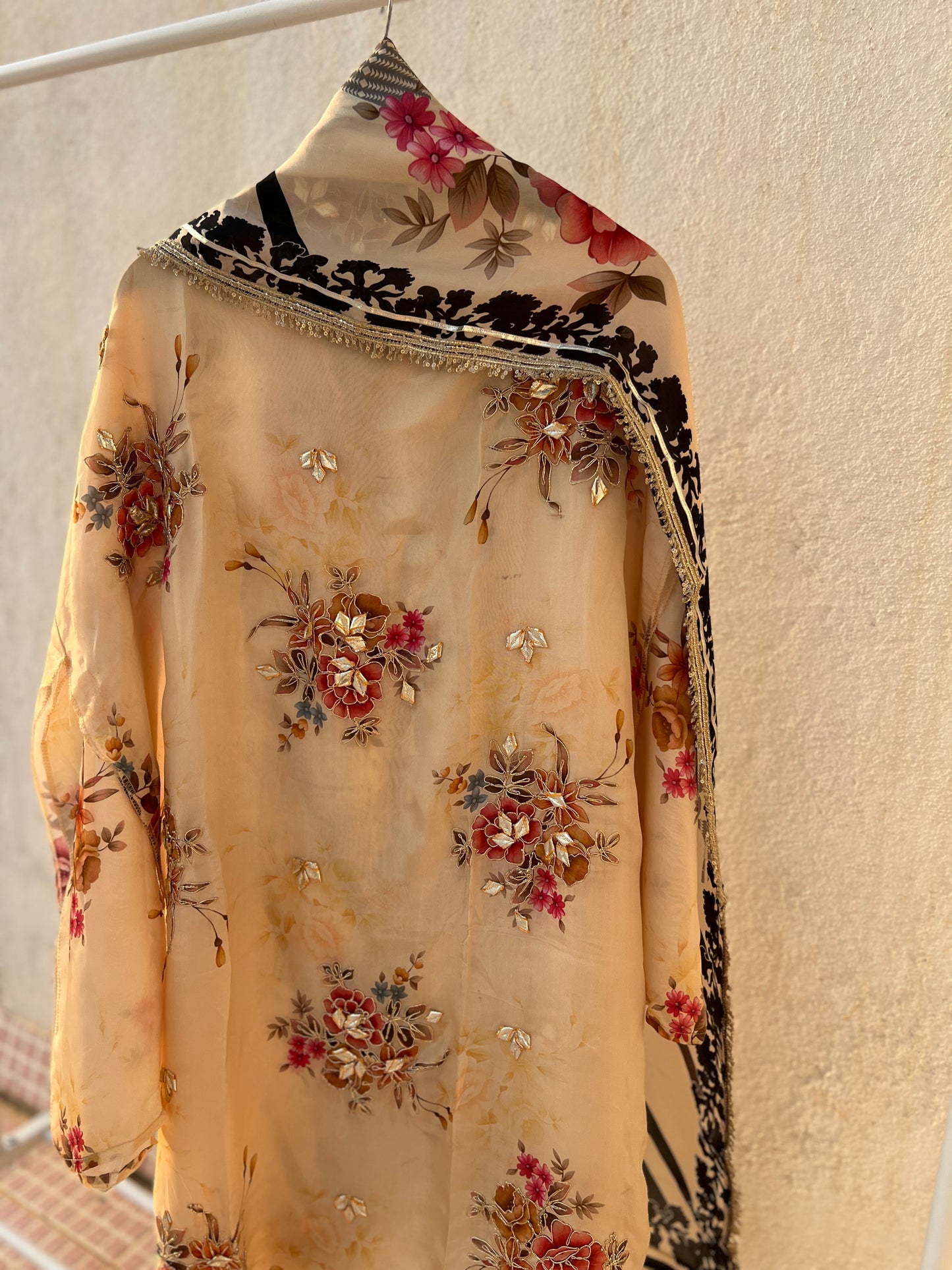 Luxury Floral Printed Suit Set with Embroidery & Statement Dupatta