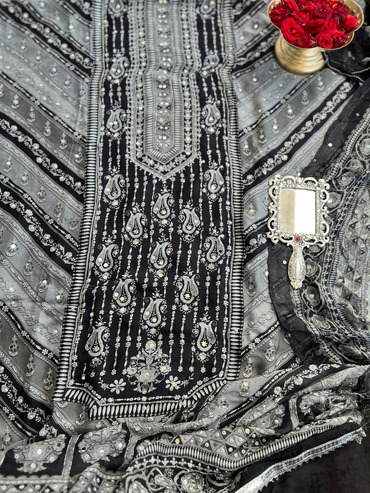 Black & White Elegance – Karachi Print Crepe Mirror Embroidered Suit