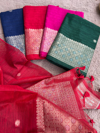 Handwoven Jamdani Elegance — A Timeless Weave of Tradition & Grace 💫