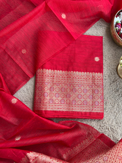 Handwoven Jamdani Elegance — A Timeless Weave of Tradition & Grace 💫