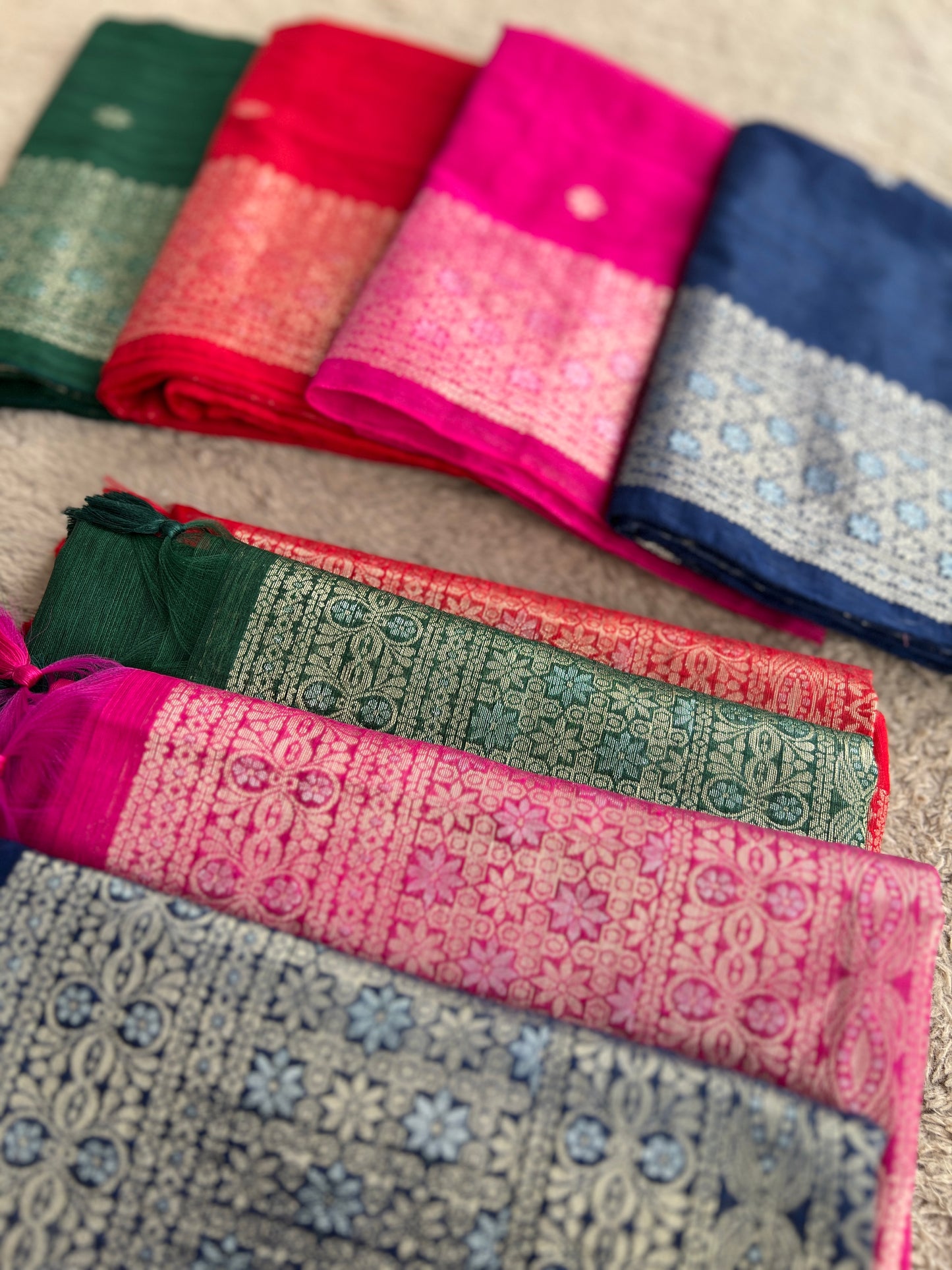 Handwoven Jamdani Elegance — A Timeless Weave of Tradition & Grace 💫