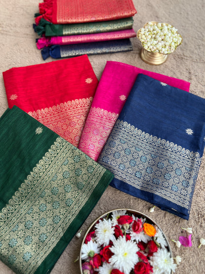 Handwoven Jamdani Elegance — A Timeless Weave of Tradition & Grace 💫