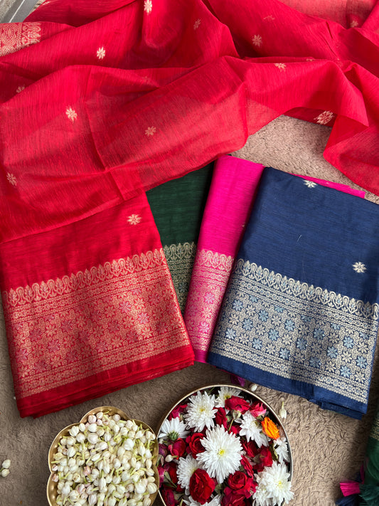 Handwoven Jamdani Elegance — A Timeless Weave of Tradition & Grace 💫