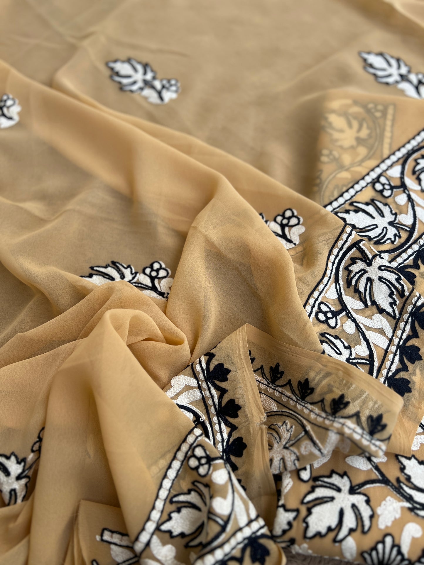 Premium Georgette Chinar Kashmiri Embroidered Suit Set