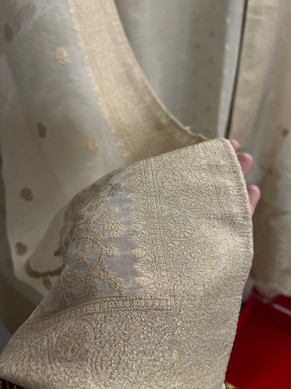 Stunning Ivory Shimmer Silk Unstitched Suit