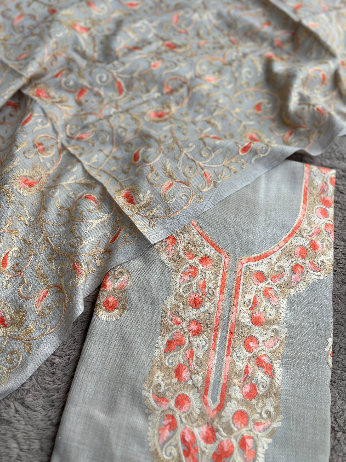 Elegant Kashmiri Woolen Embroidered Suit Set – Soft Grey Winter Collection
