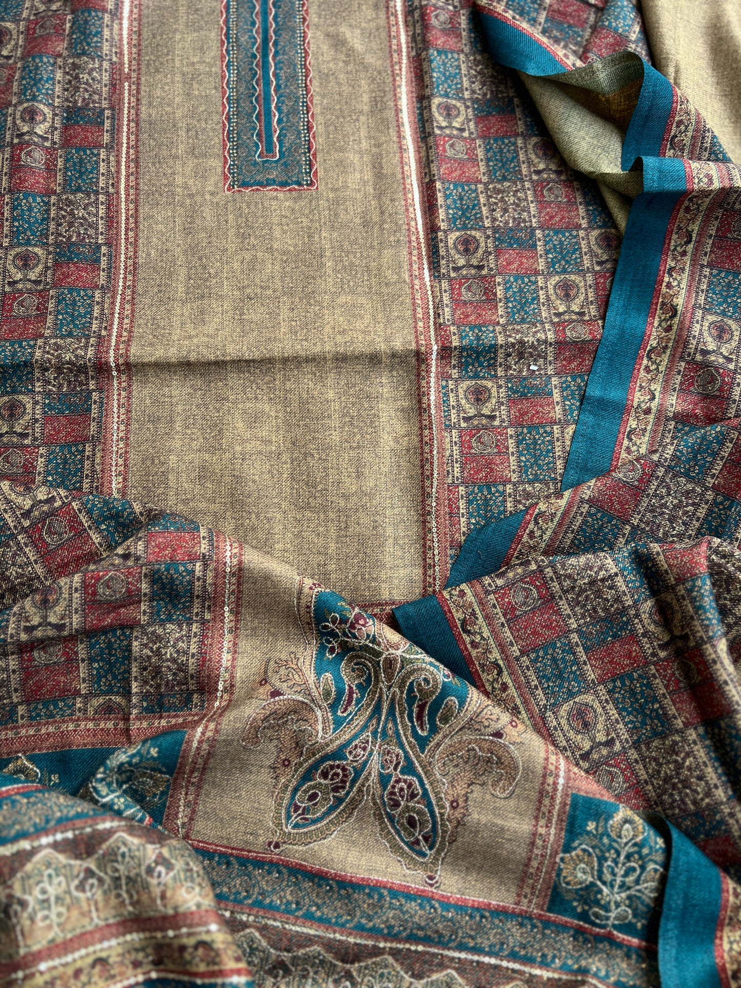 Elegant Karachi Print Pashmina Suit With Fine Embroidery