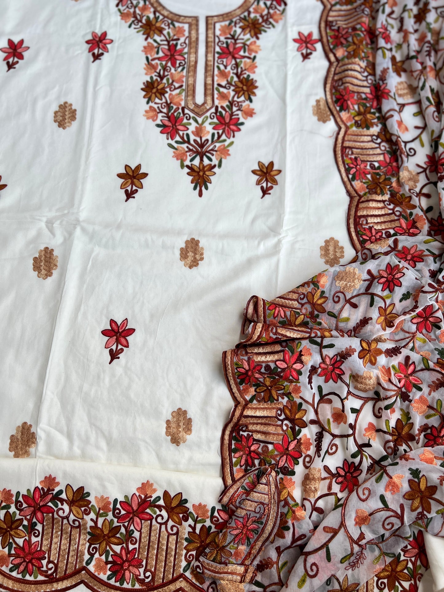 Classic Off-White Suit Featuring Intricate Kashmiri Needlework