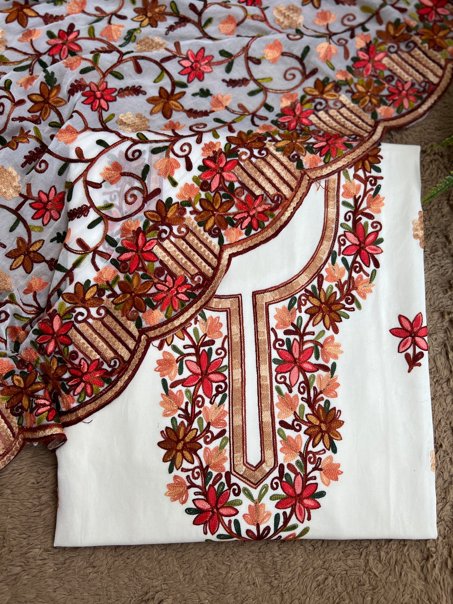 Classic Off-White Suit Featuring Intricate Kashmiri Needlework