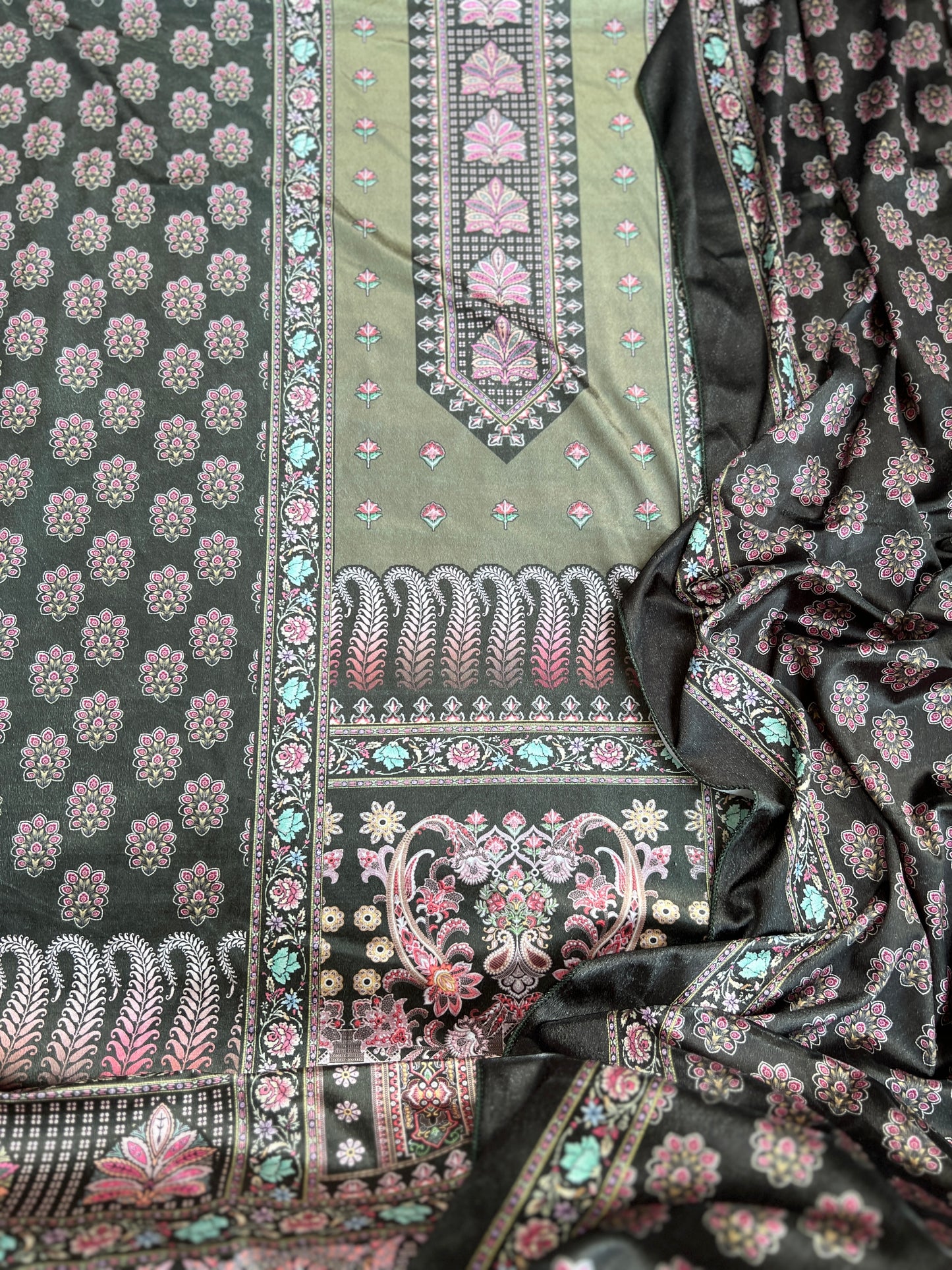 Royal Velvet Karachi Print Suit – Sabyasachi Style Elegance