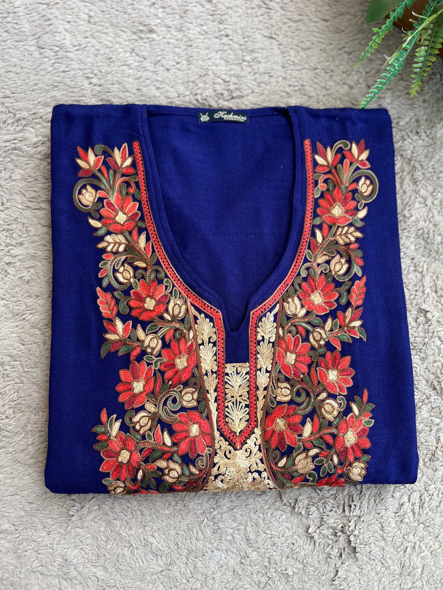 Kashmiri Free-Size Woolen Pheran – Winter Sale Exclusive!