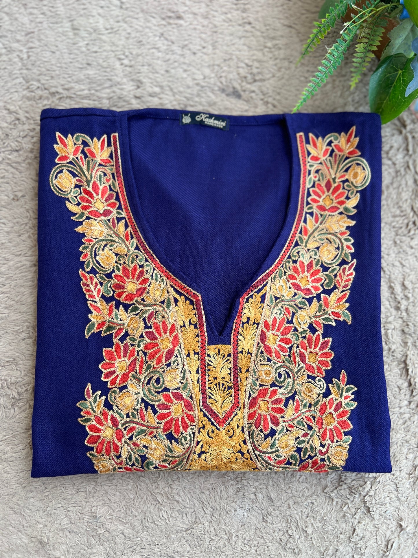 Kashmiri Free-Size Woolen Pheran – Winter Sale Exclusive!