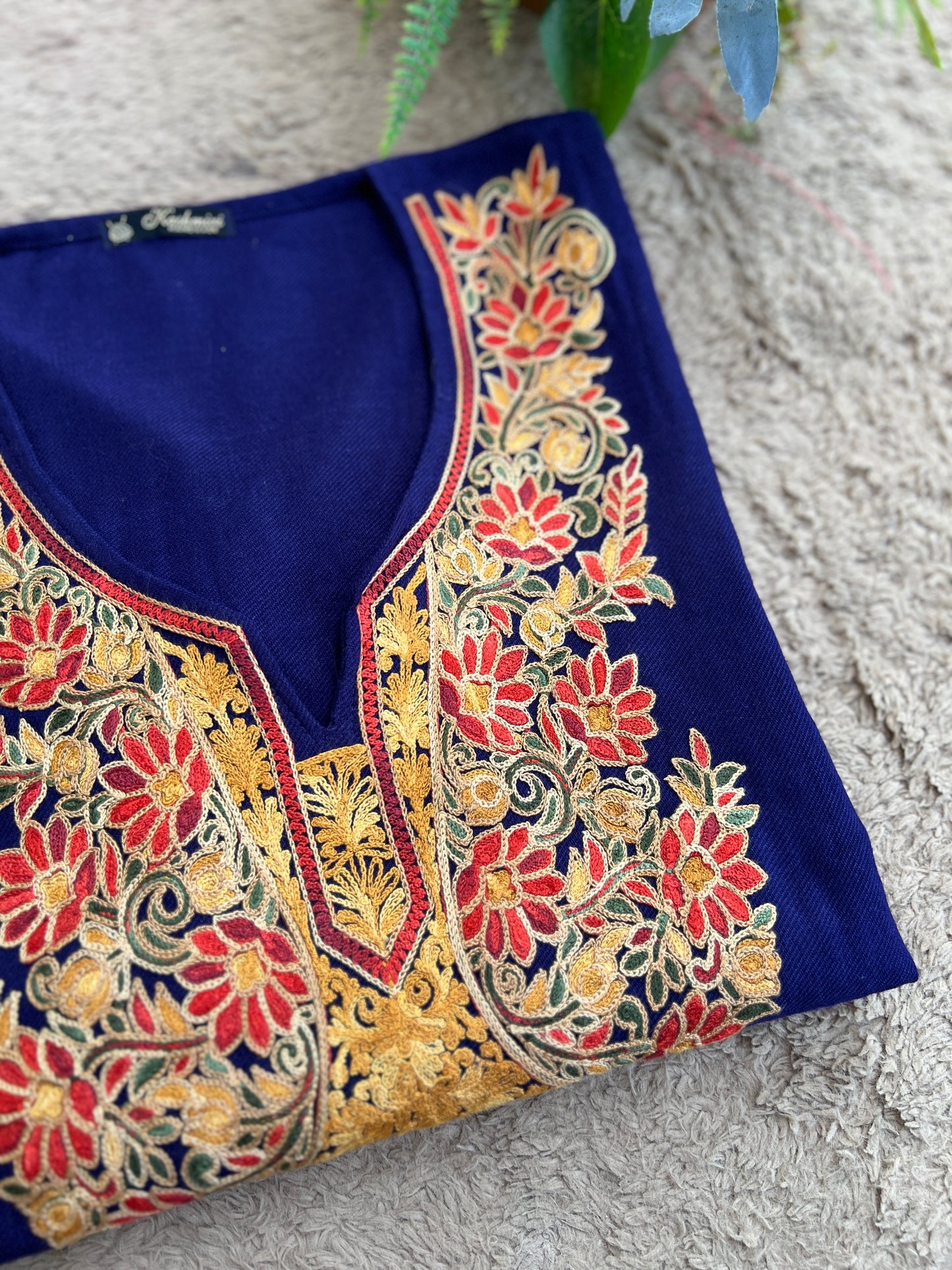 Kashmiri Free-Size Woolen Pheran – Winter Sale Exclusive!