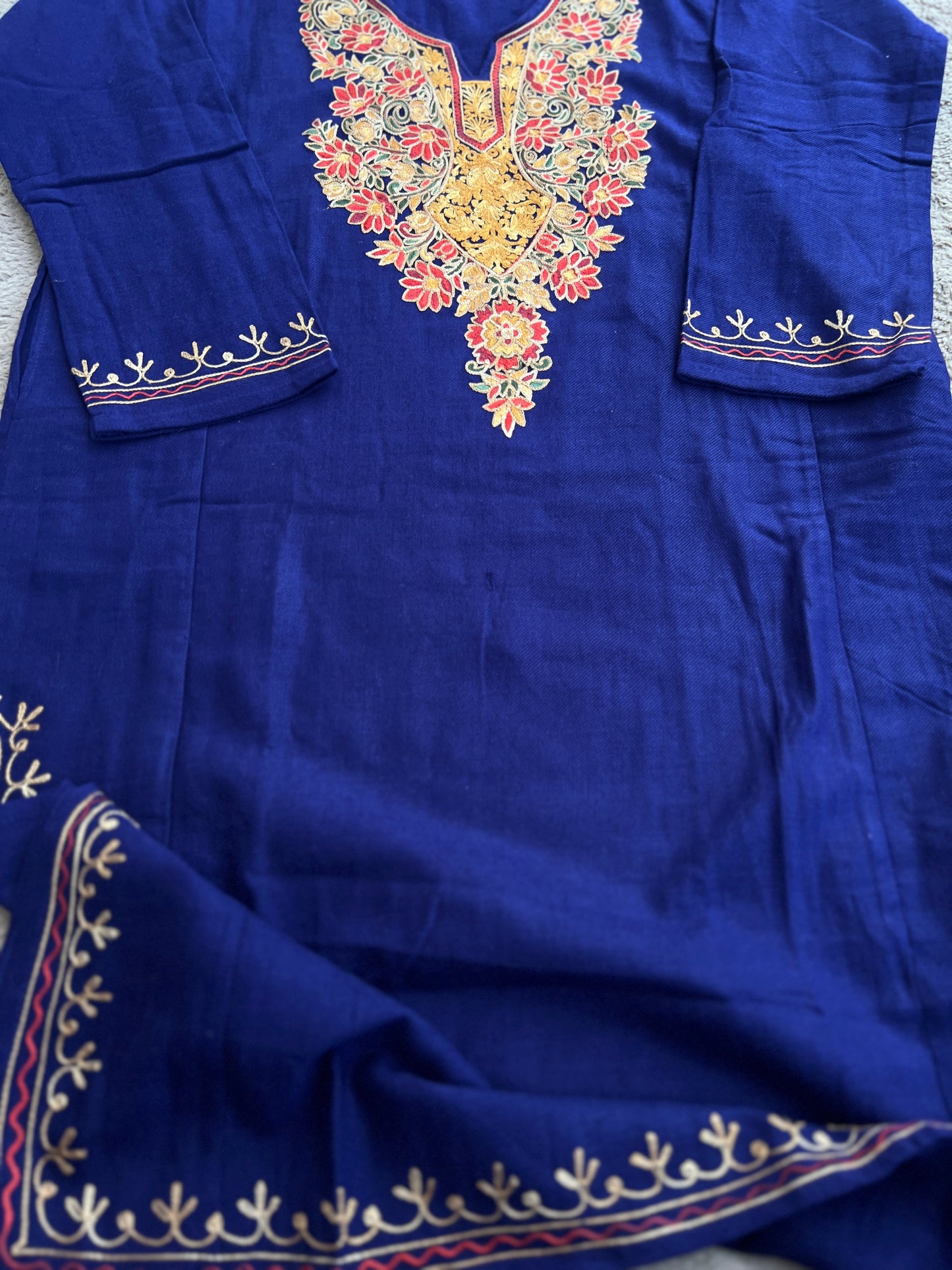 Kashmiri Free-Size Woolen Pheran – Winter Sale Exclusive!