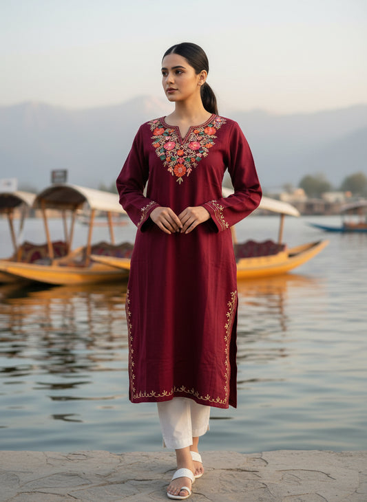 Kashmiri Free-Size Woolen Pheran – Winter Sale Exclusive!