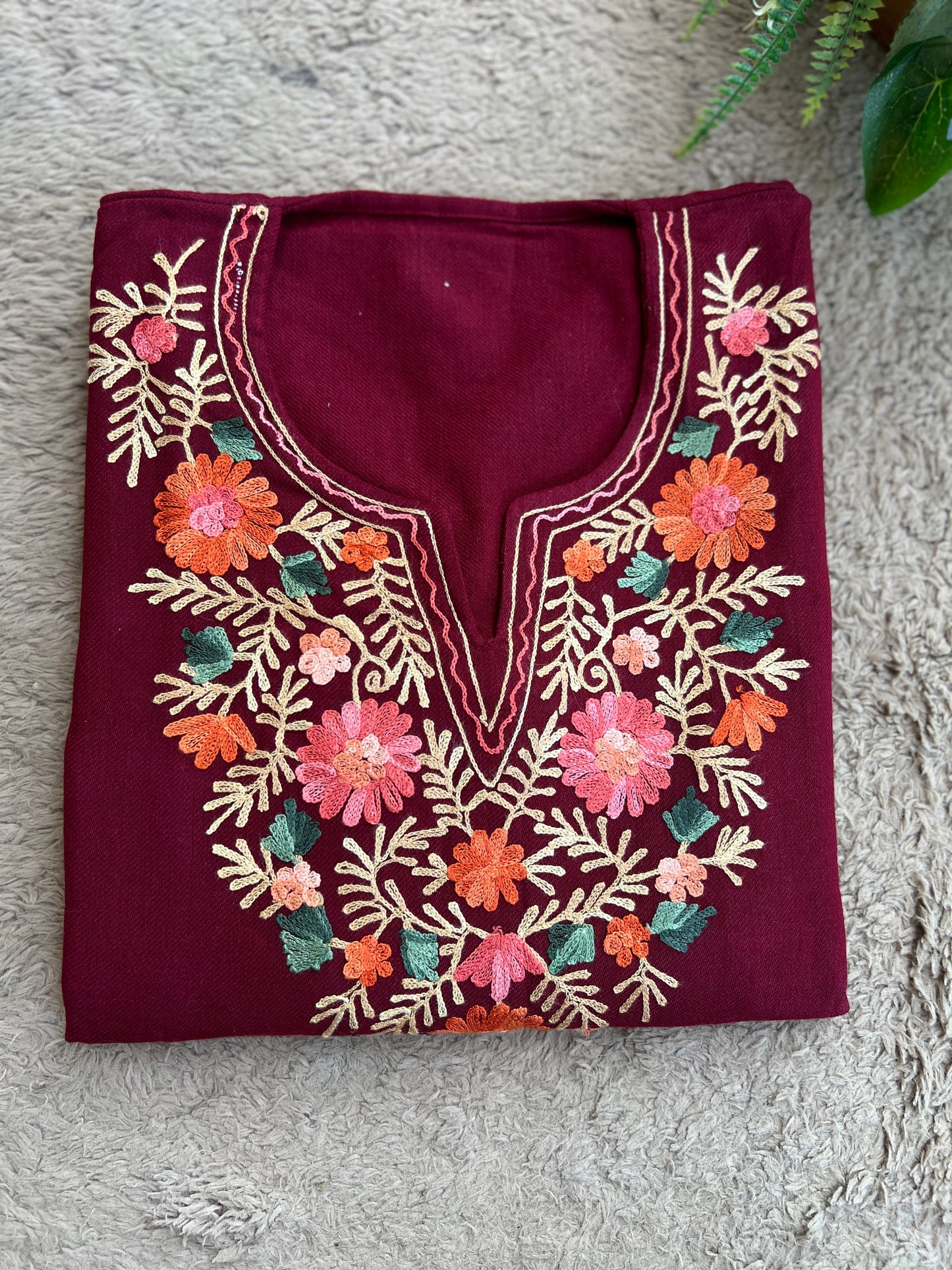 Kashmiri Free-Size Woolen Pheran – Winter Sale Exclusive!