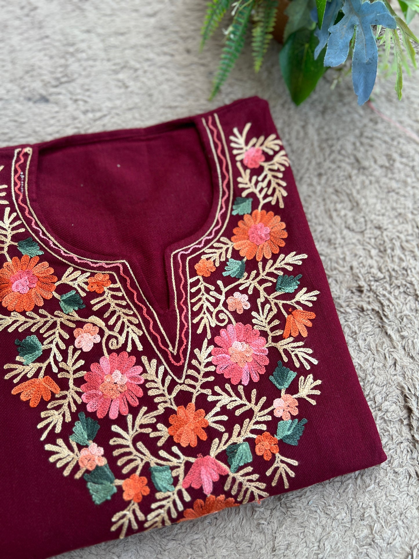 Kashmiri Free-Size Woolen Pheran – Winter Sale Exclusive!