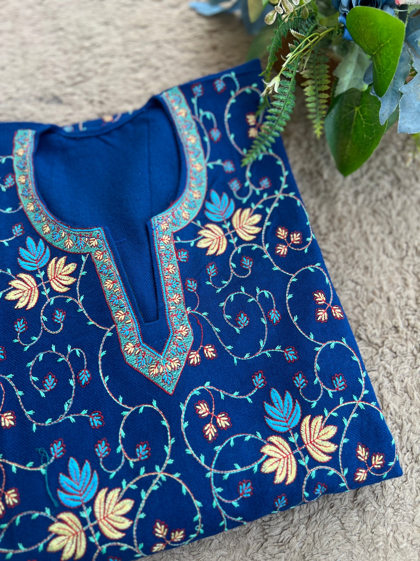 Kashmiri Free-Size Woolen Pheran – Winter Sale Exclusive!